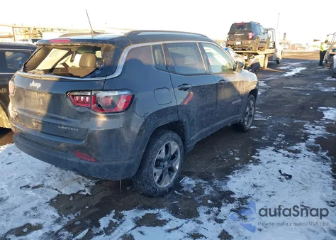 2019 Jeep Compass Limited 4X4 z USA, uszkodzony, nr VIN 3C4NJDCB1KT734286